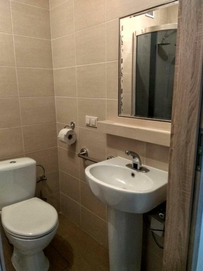 Pokoje Na Wiejskiej Naleczow Exterior photo