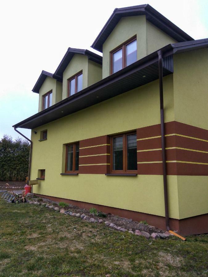 Pokoje Na Wiejskiej Naleczow Exterior photo